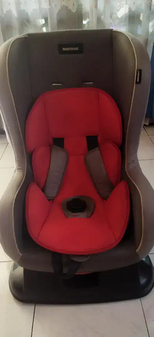 Car seat BabyDoes Preloved