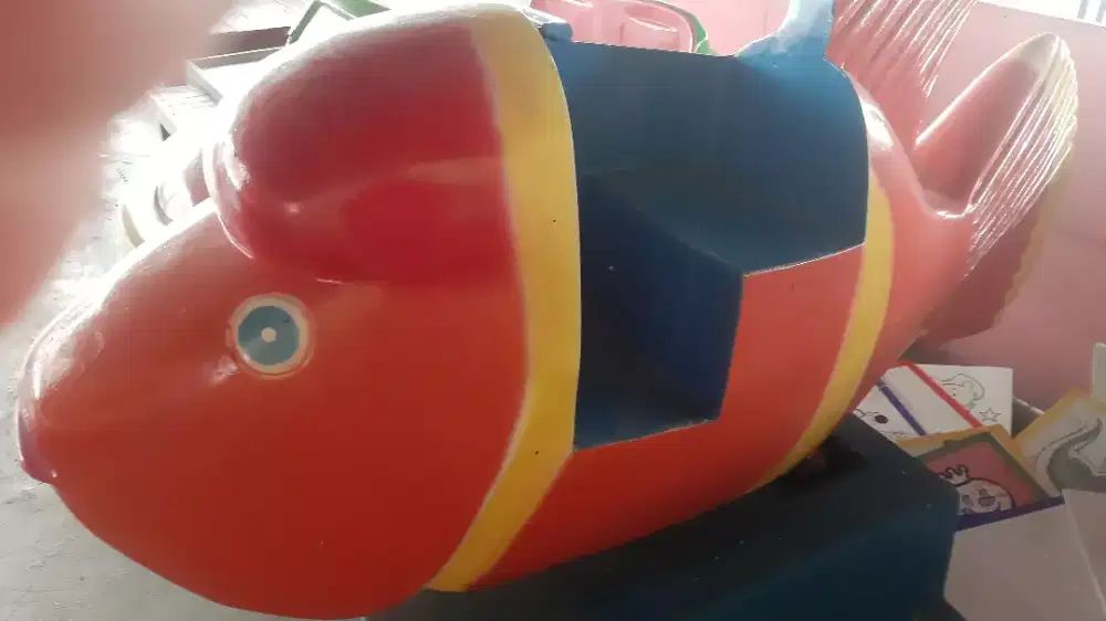 PAKET 2 PCS MAINAN Anak KOIN seperti baru