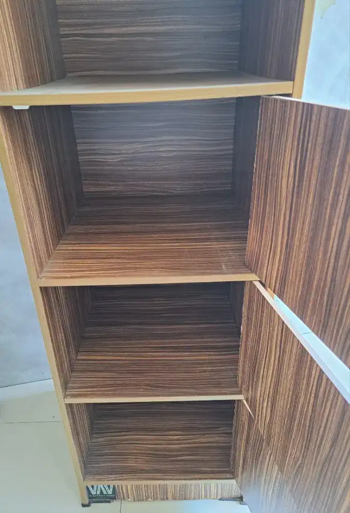 Lemari Kayu Empat Pintu Tinggi 120Cm Lebar 40Cm