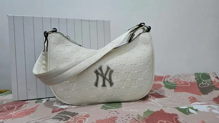 Di jual tas MLB