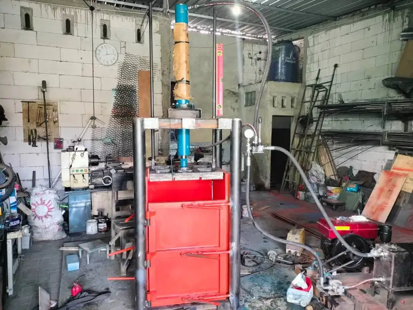 Mesin Press Pakan Ternak hidrolik