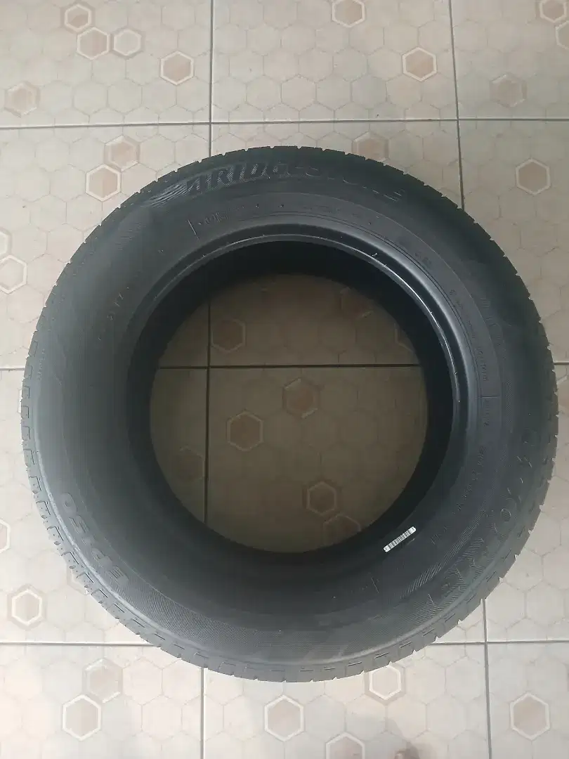 Ban Mobil Bekas Bridgestone Ecopia 205/65 R16 Tahun 2017