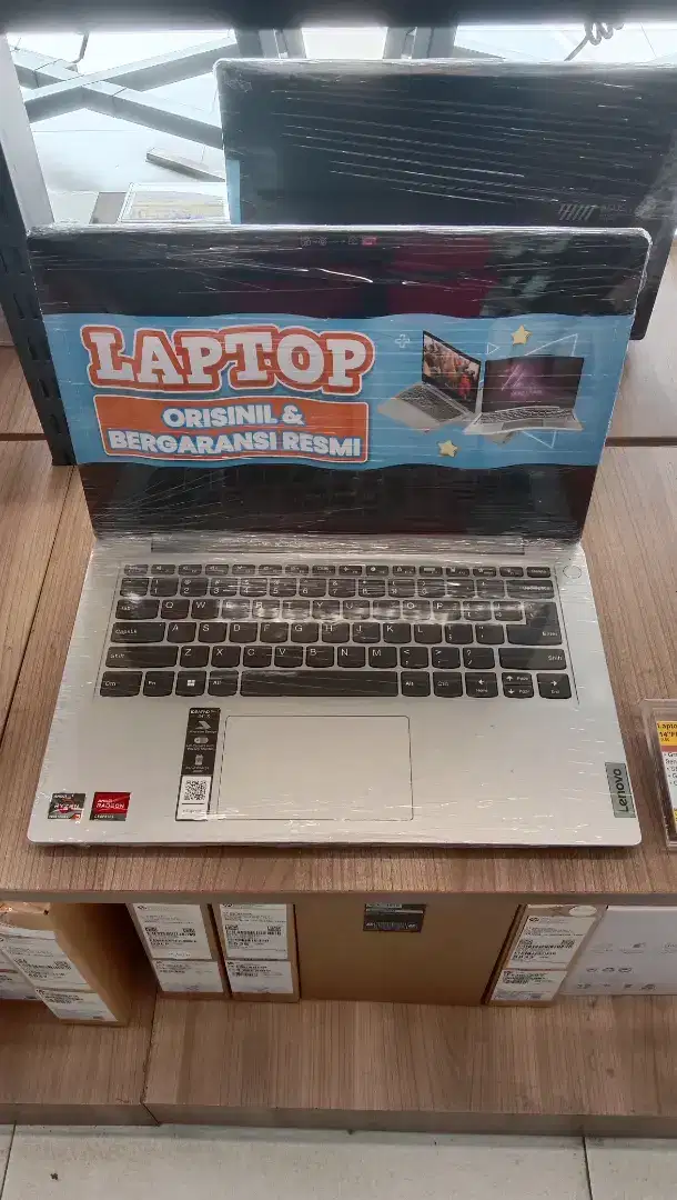 Laptop Lenovo 82VF005FID 8/256GB