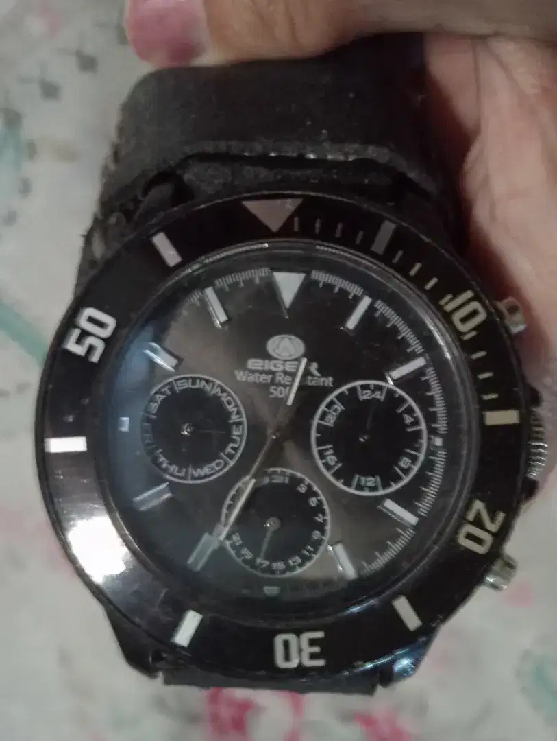 Jam tangan Eiger bekas pria