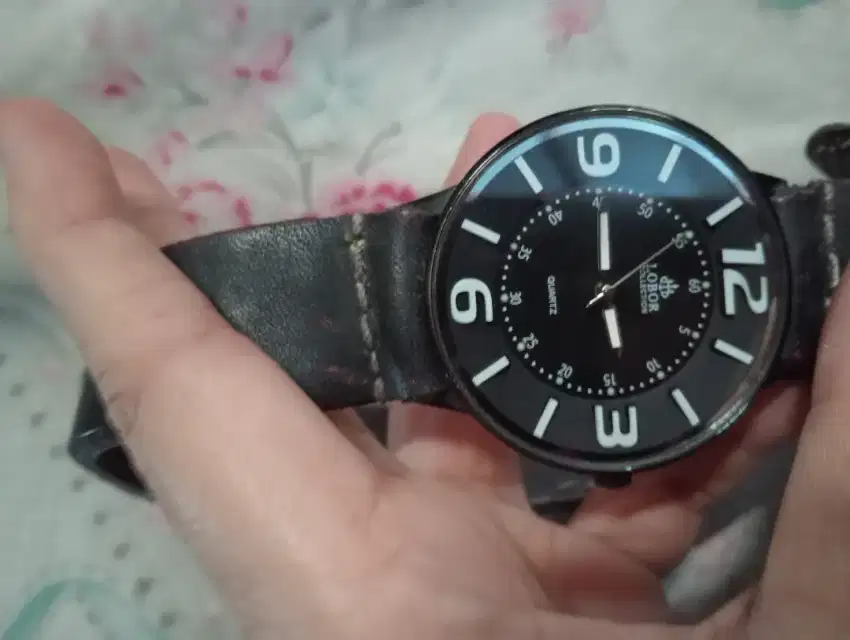 Jam tangan lobor pria