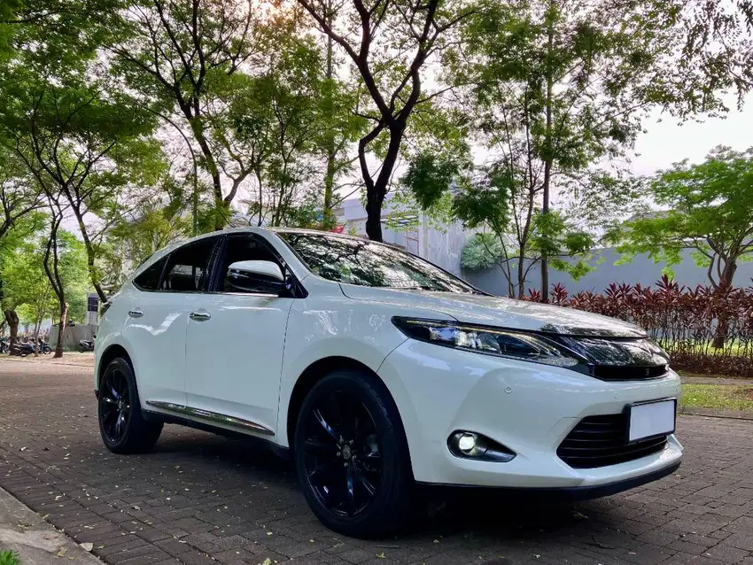 . Toyota Harrier 2.0L Premium Sound  Facelift CBU 2014