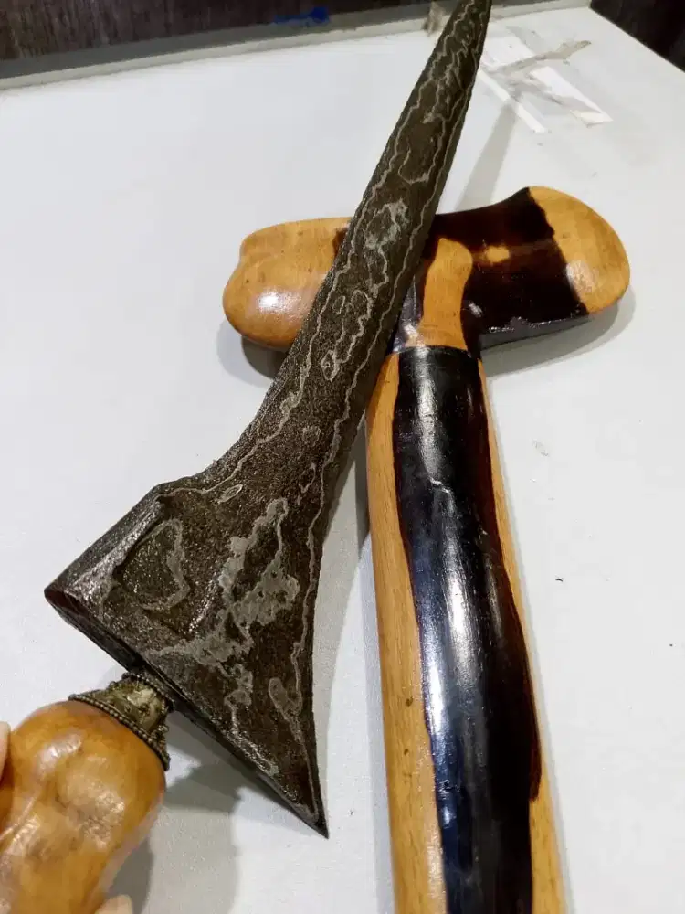 Keris Sepuh Brojol Pamor Wengkon Warangka Gayaman Timoho Gonjo Iras