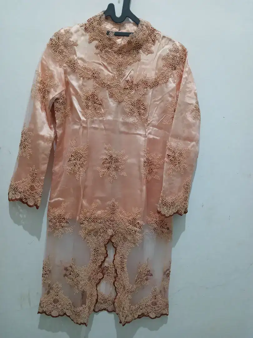 Kebaya warna orang elegan