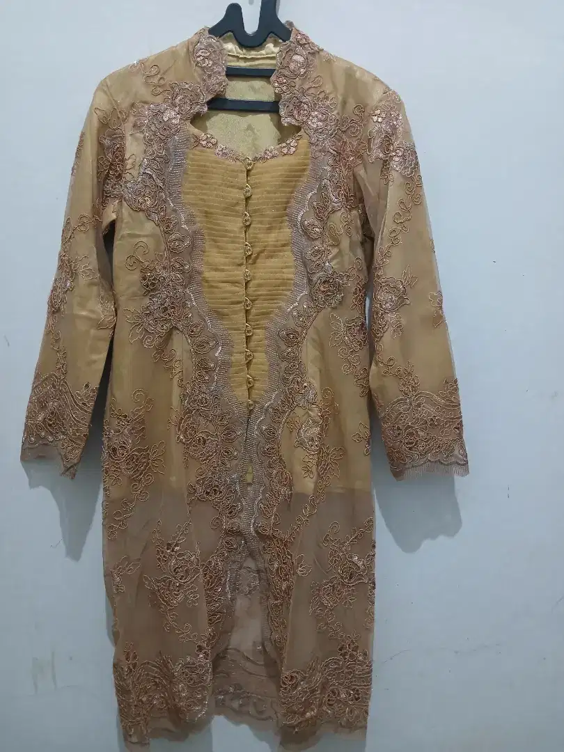 Kebaya gold tile