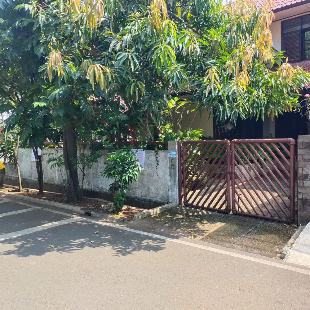 Rumah Hook Tangkas Permai Jakarta Selatan dekat akses tol Jorr dan TJ