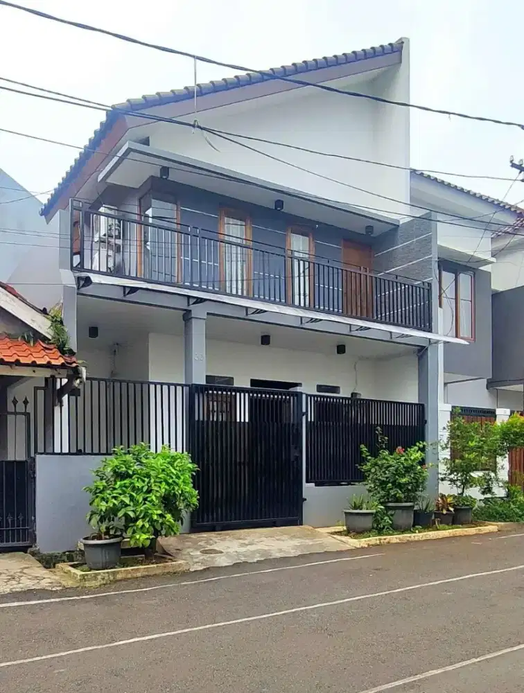 Disewakan Rumah 2 Lantai Lebak Bulus