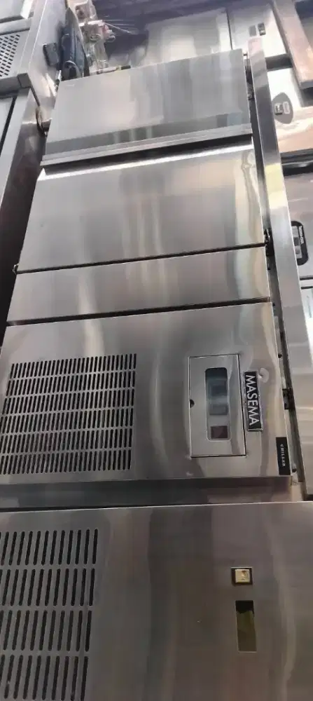 Di jual undercounter chiller 2 pintu siap pakai