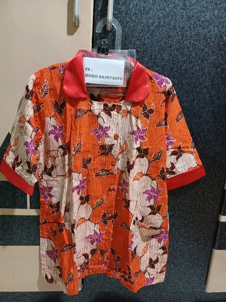 Atasan Batik Orange Motif Bunga