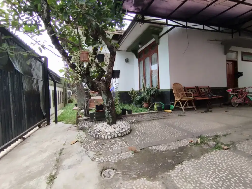 Rumah dijual di Cisaranten Arcamanik murah tanah luas