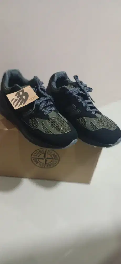 Nb 991 v2 Stone island