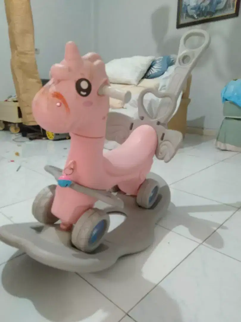 Kuda-kudaan/rocking horse pink