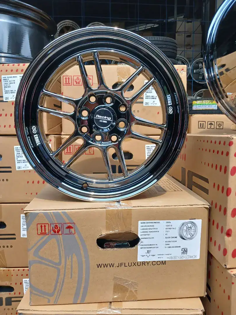 Velg rpf1 ring 15x7 pcd 4x100/114,3 ET 41 blackchrome. Avanza vios