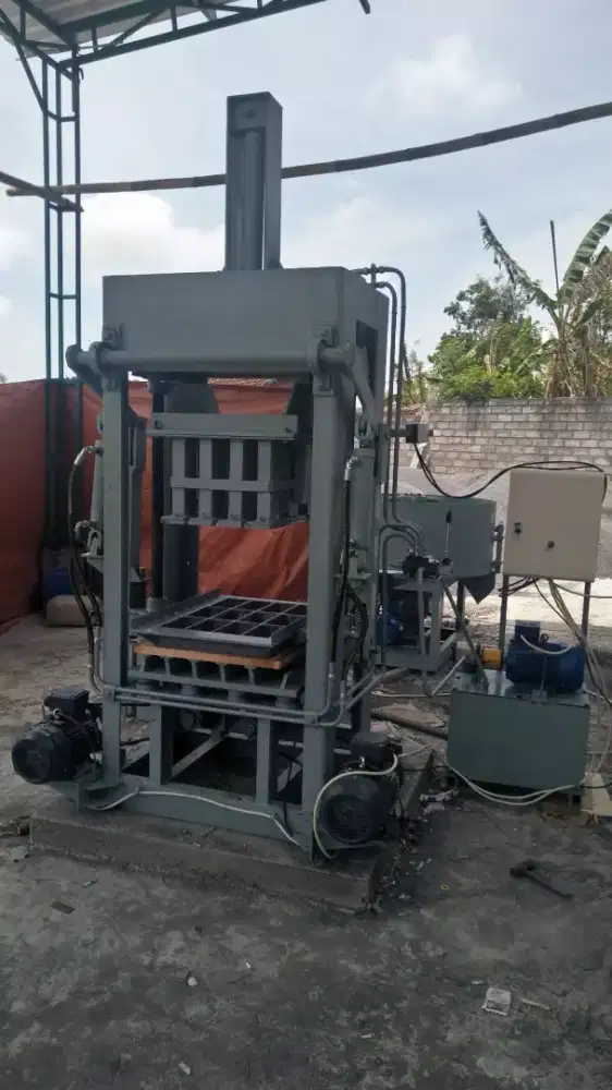 Mesin Paving Block dan Batako Hidrolik Getar