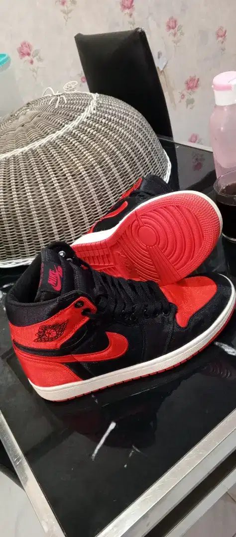 Jordan 1 High OG Banned satin 2017 Rare item