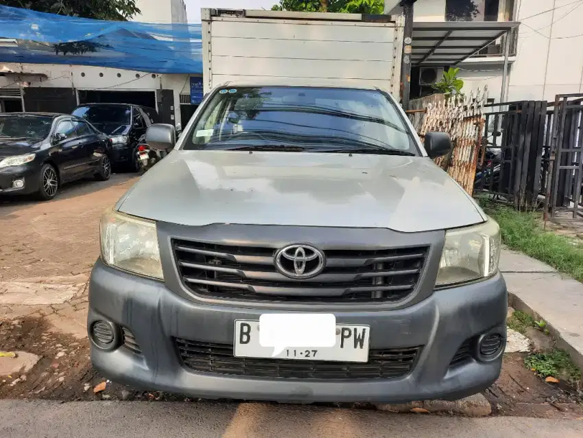 Toyota Hilux box diesel mt 2012