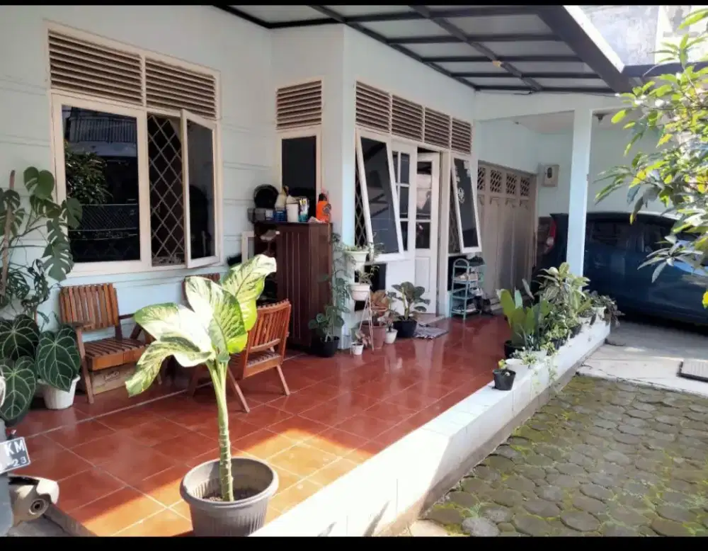 Di Jual Rumah Siap Huni Di  Komplek Pasirluyun Kembar