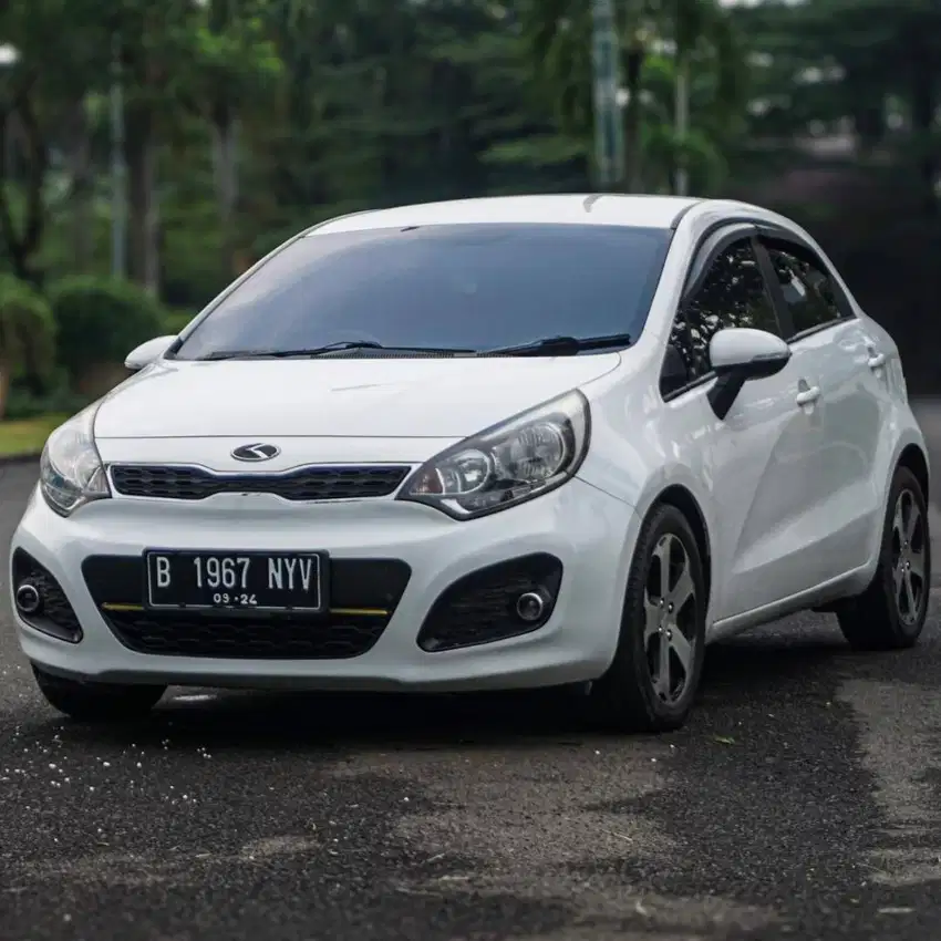 KIA RIO PUTIH AT 2014 JAZZ BRIO YARIS