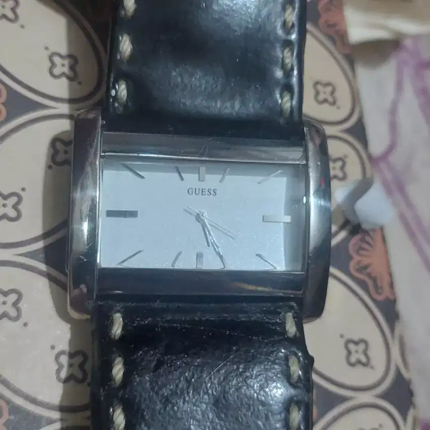 Jam Tangan Guess Quartz Original