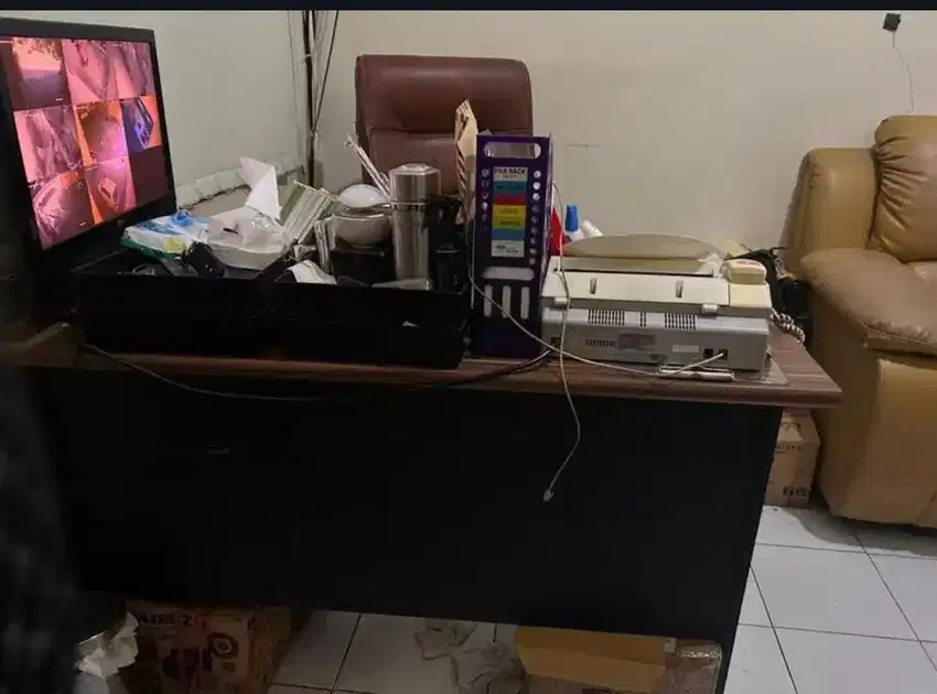 Meja Kantor Kayu Anti Rayap