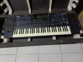 Keyboard Roland EM 2000