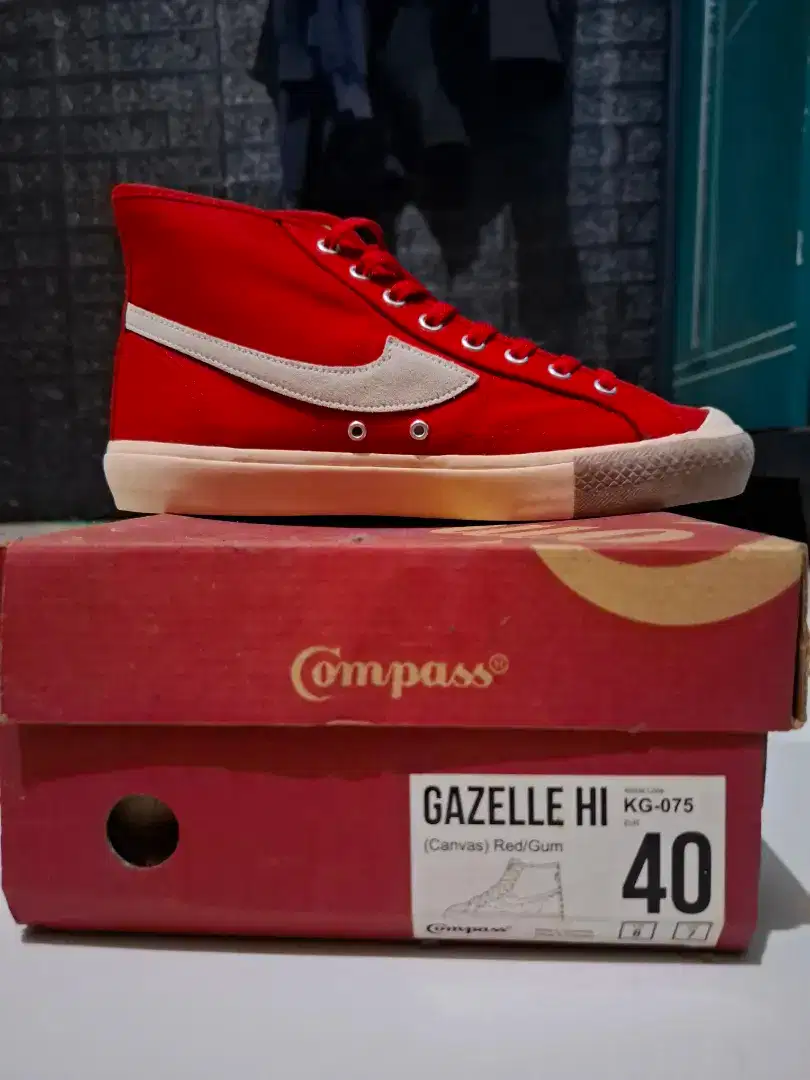 Sepatu Compass Gazelle hi RedGum