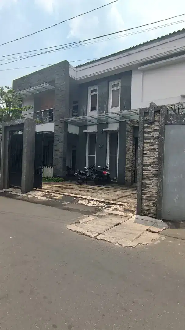 Dijual rumah siap huni di kali bata pasar Minggu Jakarta Selatan