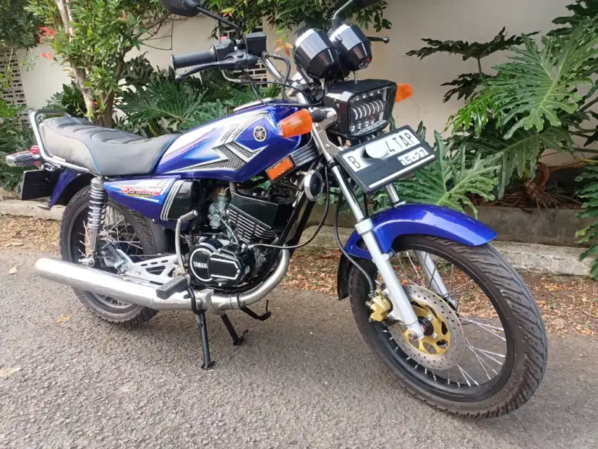 Di jual Motor RX king 2004 biru standar