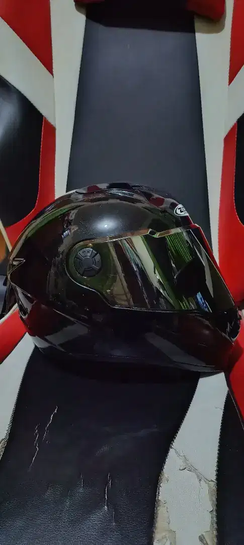 Helm Zeus 811 hitam glossy