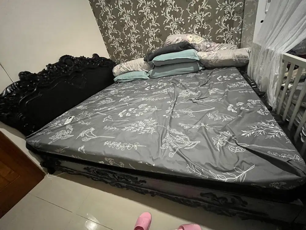 Ranjang kayu jati- JUAL RUGIII mau pindahan