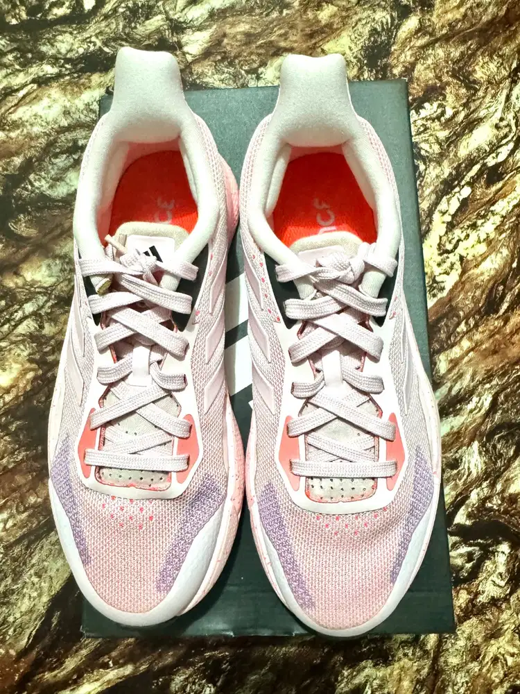 Sepatu Adidas wanita PINK uk 37