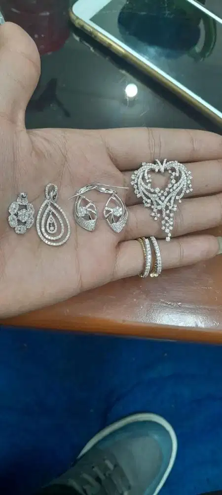 Menerima emas dgn komdisi putus patah surat hilang dan logam mulia dll