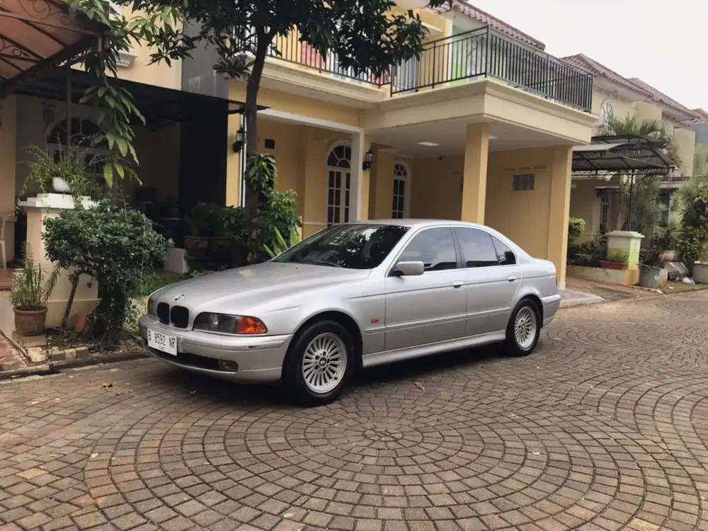BMW E39 528i th 1997 Seger