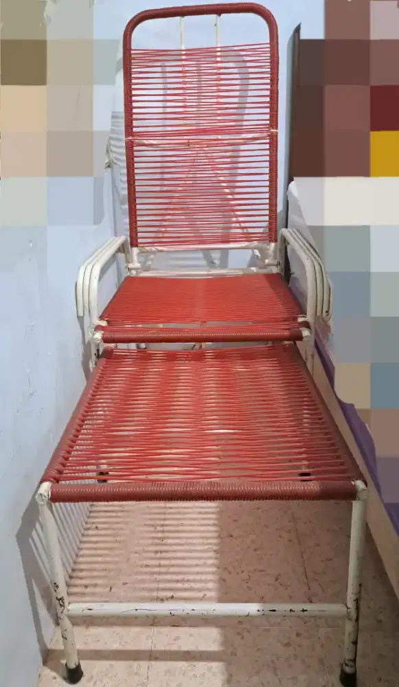 KURSI MALAS / JADUL WARNA MERAH  KONDISI BEKAS BAGUS