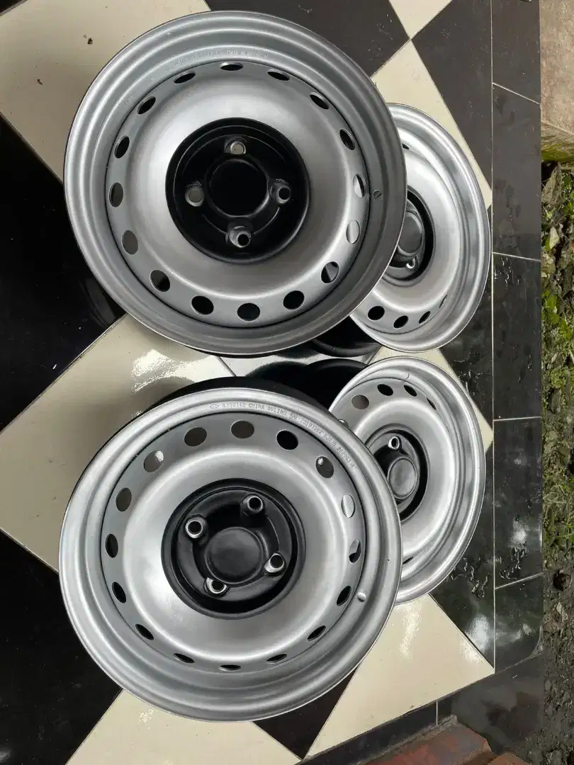 Velg kaleng 15 oemlook alto wuling pcd 4x114 kijang xenia