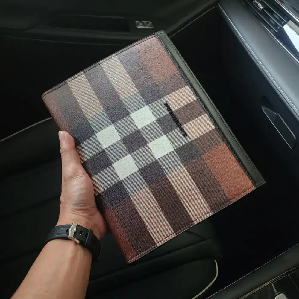 CLUTCH BURBERRY BRANDED IMPORT