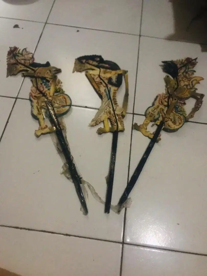 wayang bisa digerak gerakin