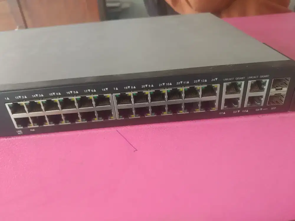 Swich poe merek sisco sf-300-24pp