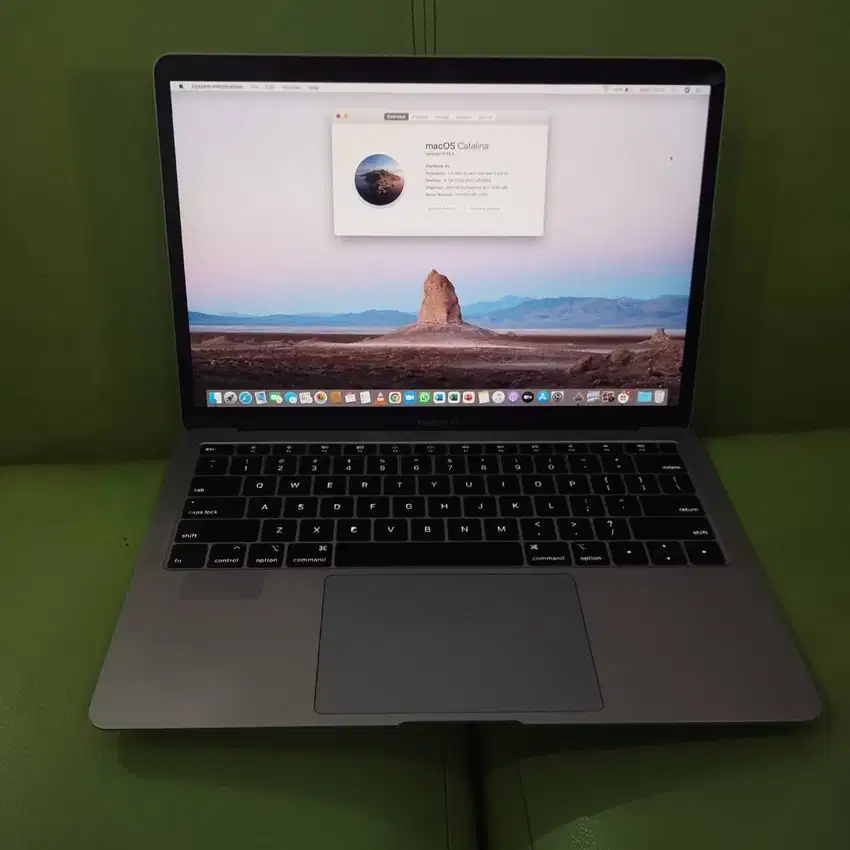 Macbook Air 13 inch 2019 i5 8 256GB