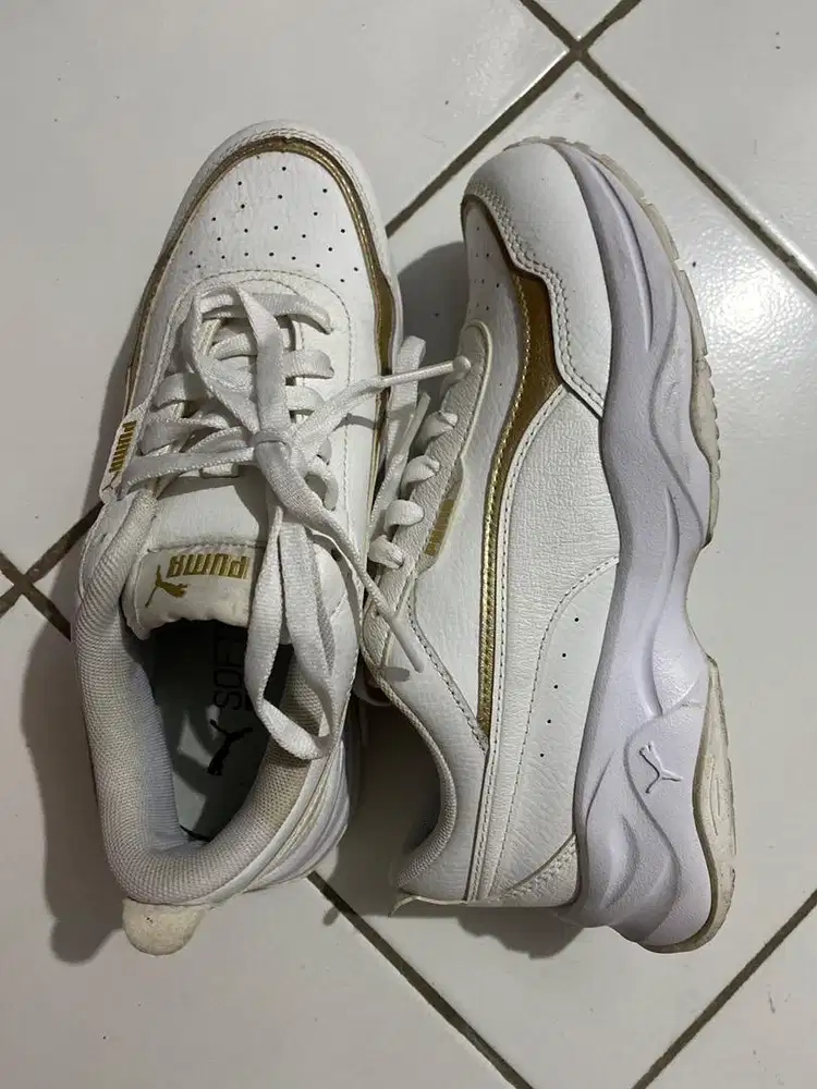 Sepatu Puma Putih