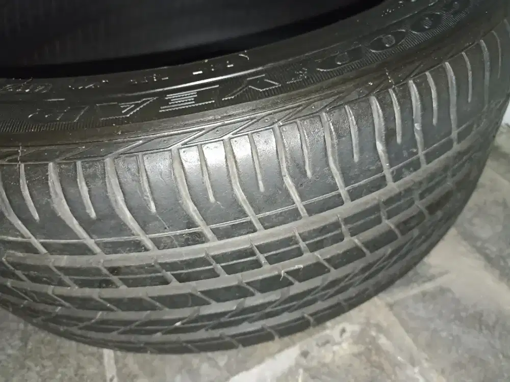 Ban 1 pcs 225/45 R17 goodyear excellence low km