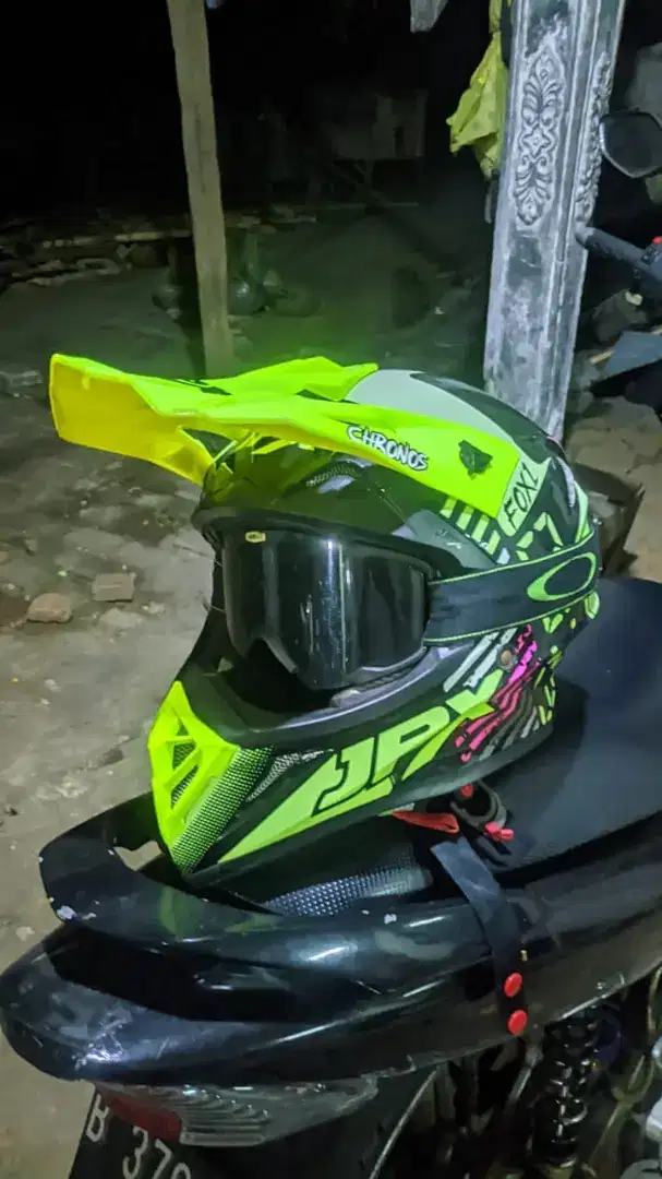 Helm JPX X23 minus pemakaian