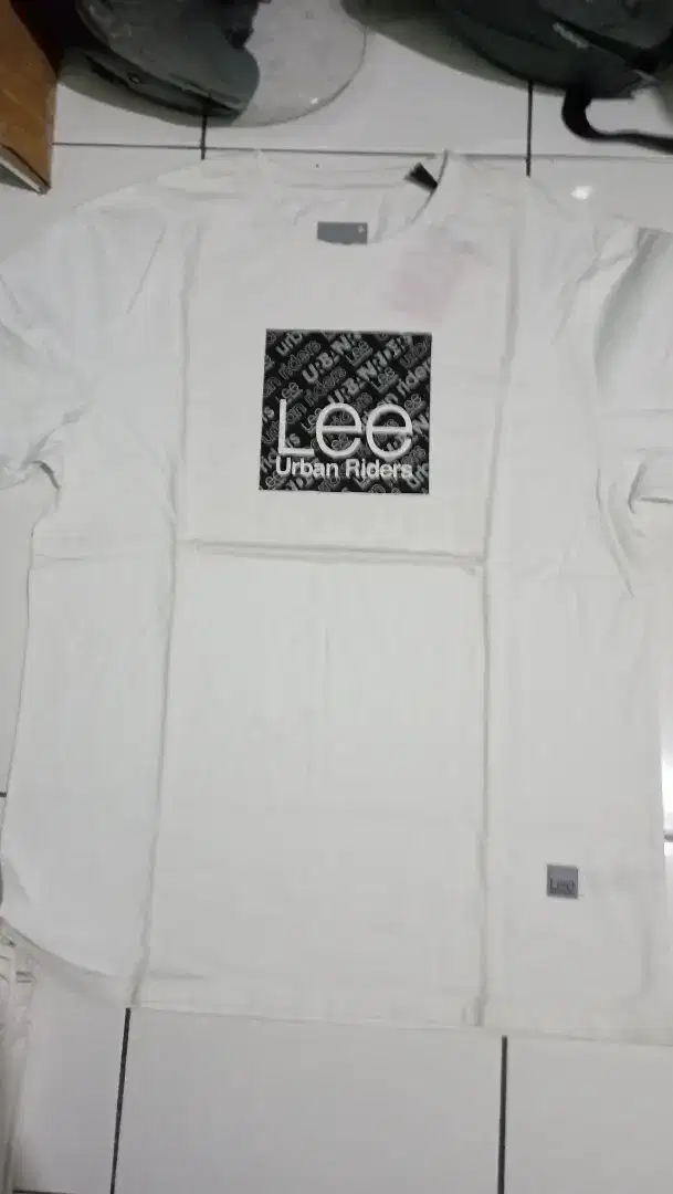 Lee ori,size XL,LD: 54cm,Kondisi baru,jual 100k