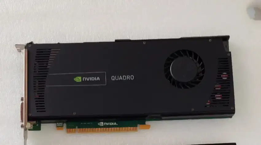 VGA - nVIDIA Quadro 4000 2GB