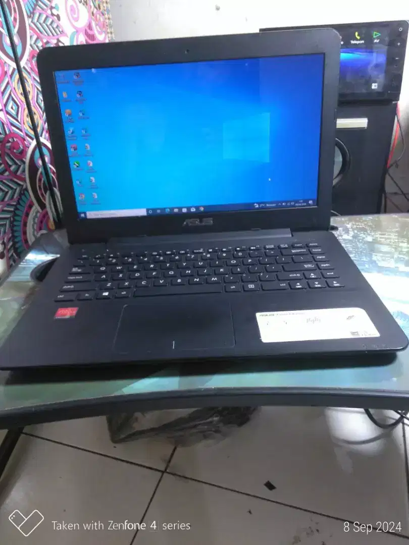 Laptop amd A8 ram 8gb radeon R5  hdd 500gb harga terjangkau