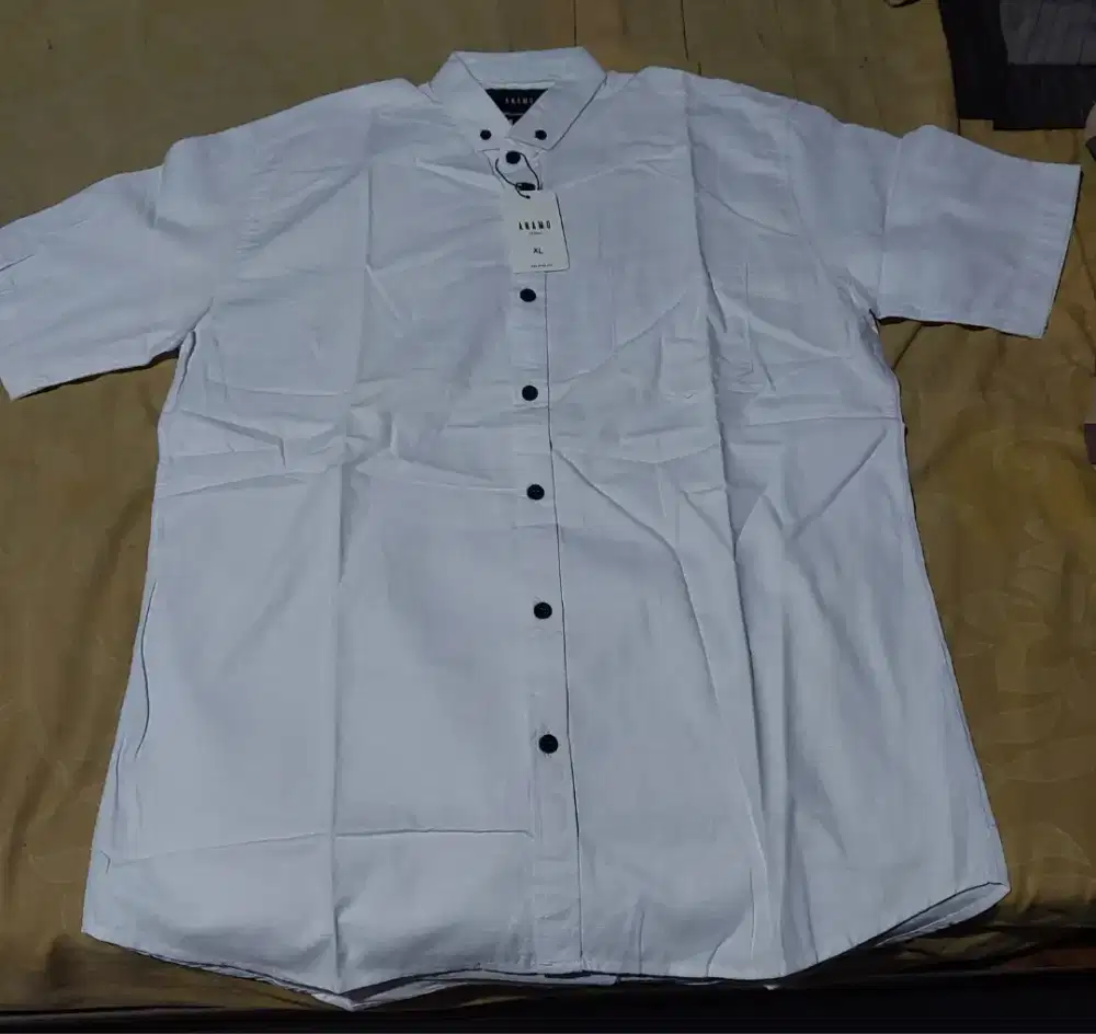 Kemeja Putih Lengan Pendek